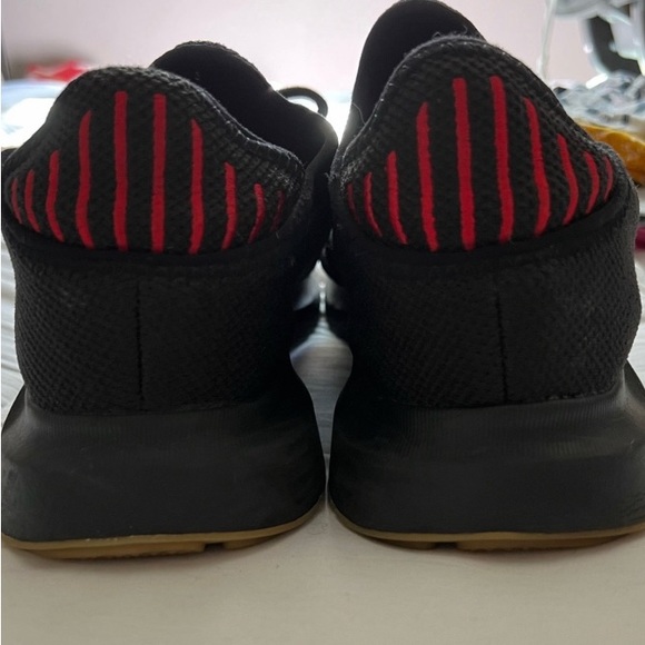 Adidas men’s Swift Run X Sneakers Black - Picture 4 of 8